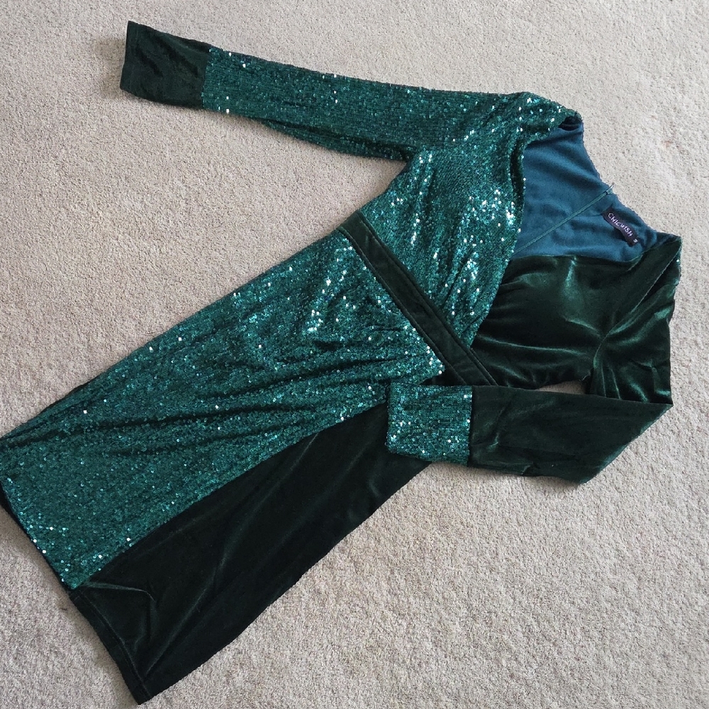 Chicwish Green Velvet Sequin Long Sleeve Midi Wrap Dress Size M